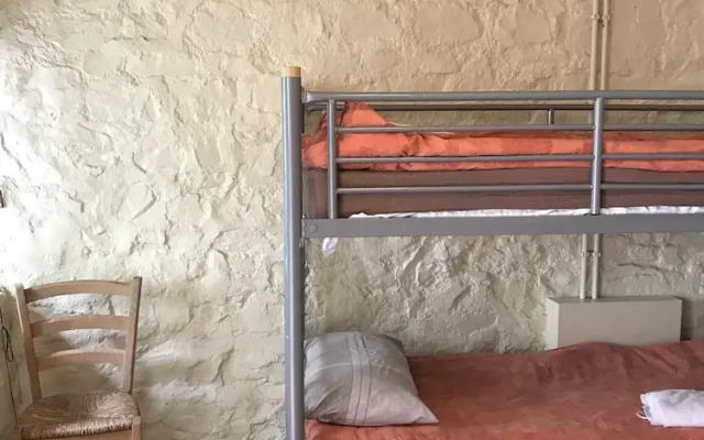 Drewe Arms Bunk Rooms & Church Cottage