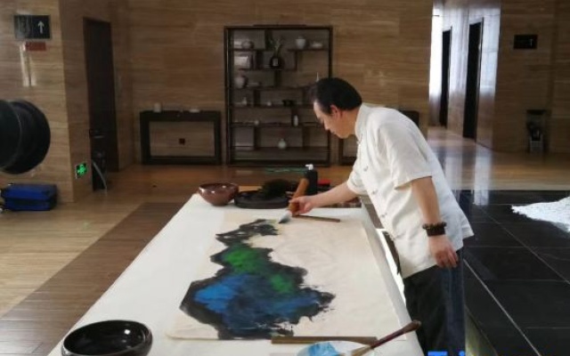 Sanjiangyue Holiday Hotel – People – Leshan