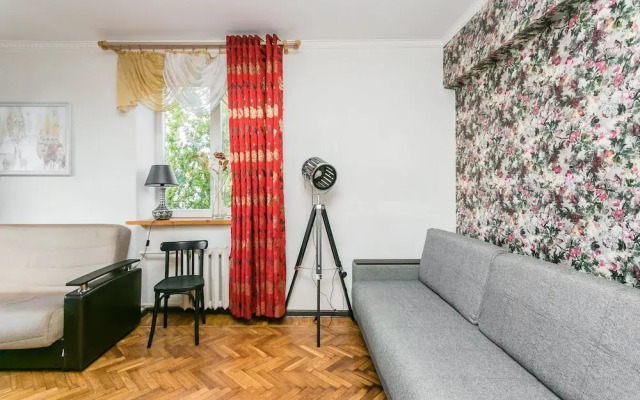 Апартаменты в Большом Кондратьевском пер., 4