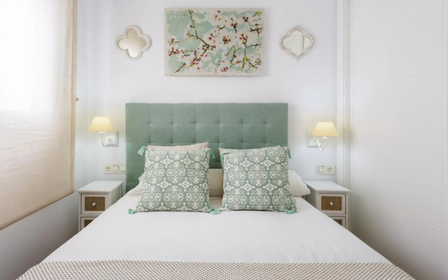 Lovely 3-bedroom Apartment Near Alameda Juan Rabadan I