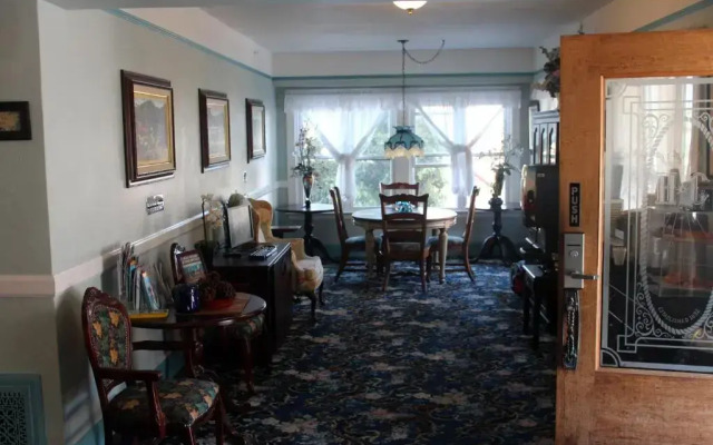 Studio 9 Hotel Catalina