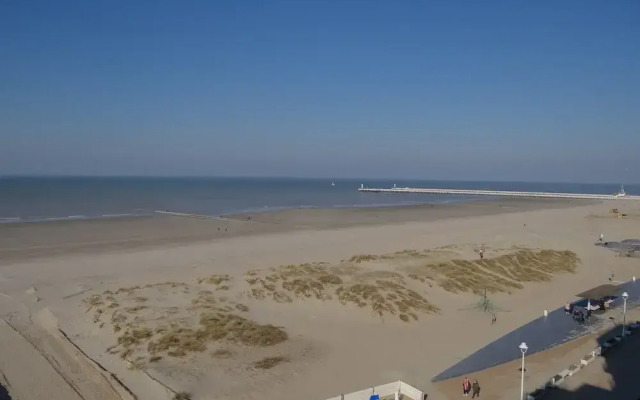 Apartment in Nieuwpoort by the Beach
