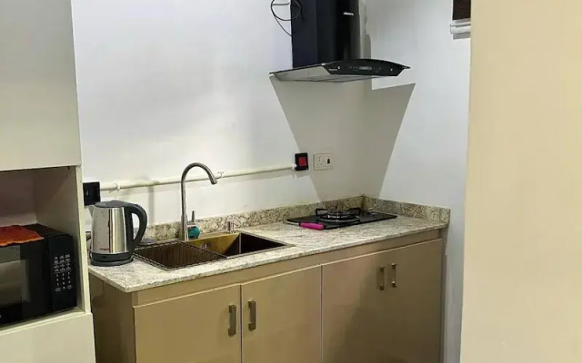 His Glory's Apartment