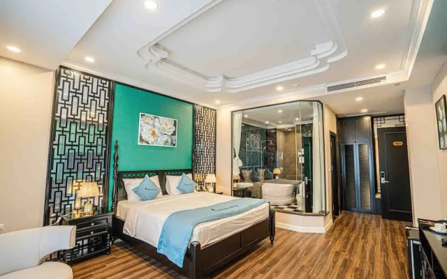 Luxury Hotel