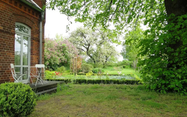 Spacious Apartment With Garden in Boisendorf