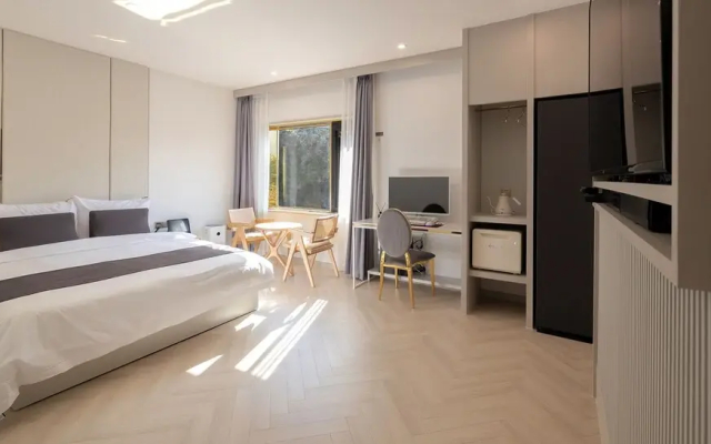 Den Basta Forest Hotel