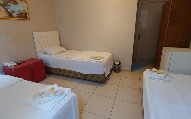 Collins Hotel