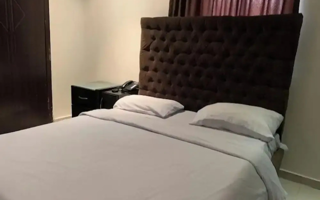 Safis Suites