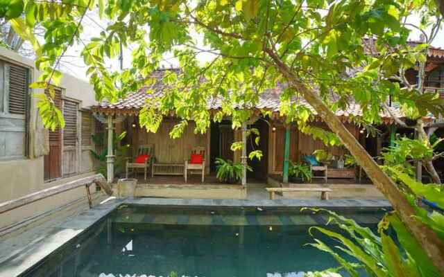 Oyo 2523 Kayu Beach Villa