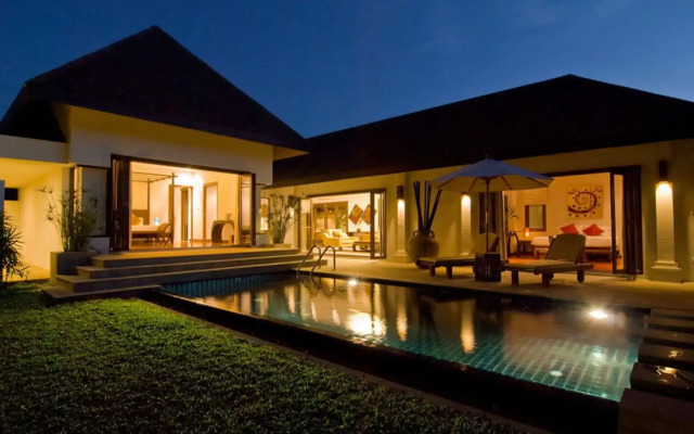 Villa Kama by Holiplanet