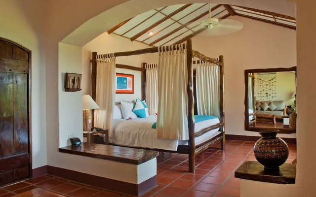 Punta Islita, Autograph Collection