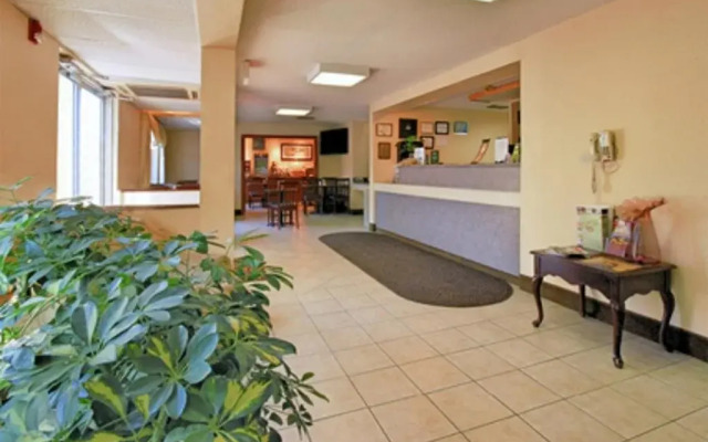 The Inn At Lenoxview Hotel