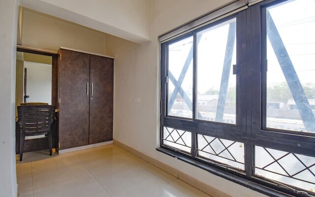 FabHotel Royce Studio