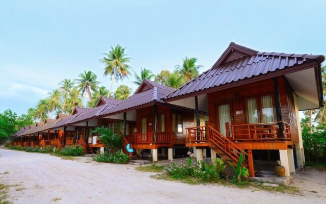 Baanchaylay Resort