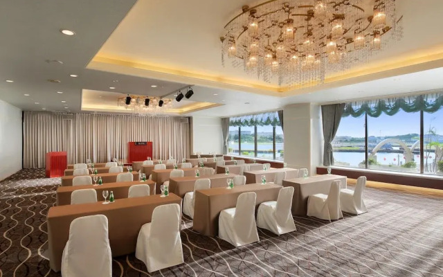 Loisir Hotel  Loisir Spa Tower Naha