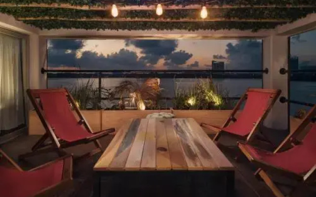 Señor Frogs Hostel - Adults Only