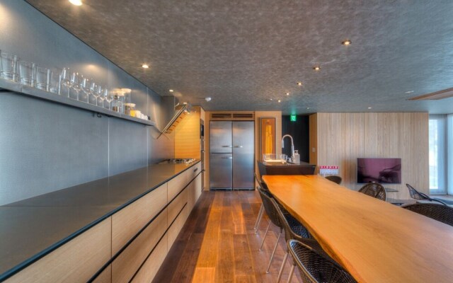 Hideaway on Escarpment by H2 Life