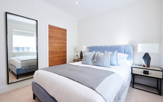 Contemporary Two Bedroom Apartment By The River