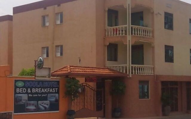 Scola Hotel and Apartment