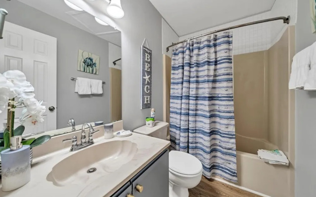 Crystal Village II, Unit 6B