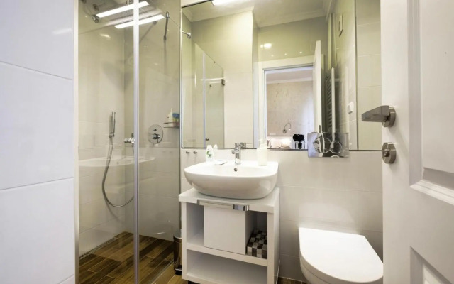 Urban Downtown Apartment