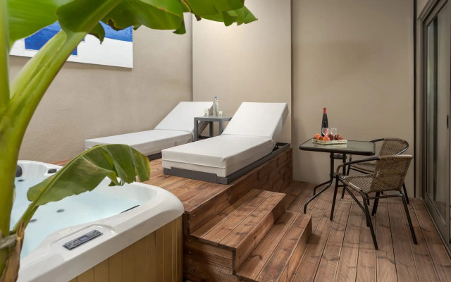 Royal Gold City Suites