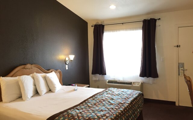 Anaheim Discovery Inn & Suites