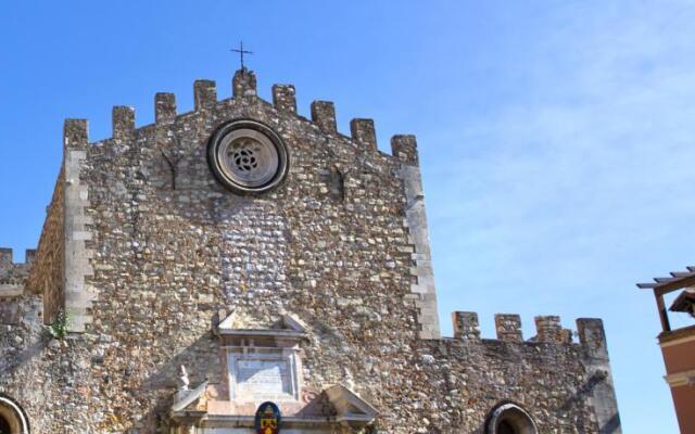Taormina Holiday Home