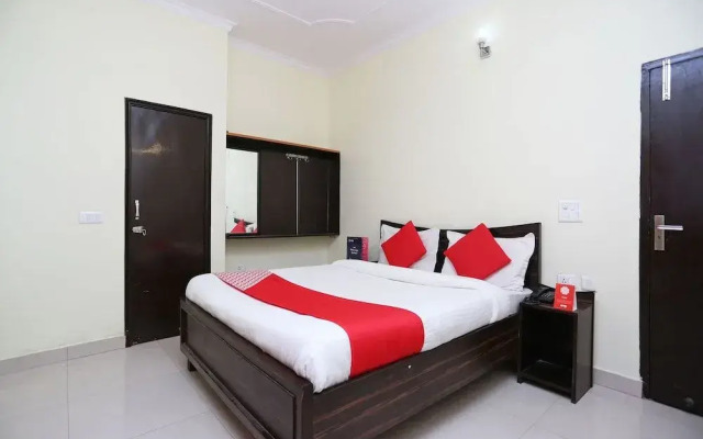 OYO Flagship 10567 Hotel Gandharv