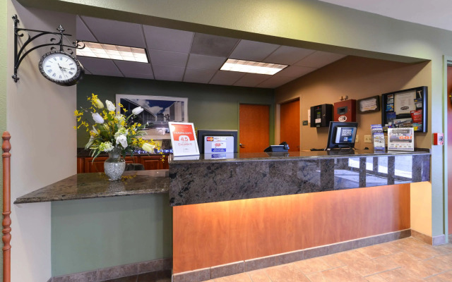 Country Hearth Inn & Suites Edwardsville St. Louis
