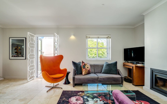 Mountain View Townhouse in De Waterkant 209 DWP