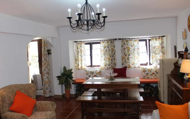 Casa Típica do Douro Vinhateiro, by Izibookings