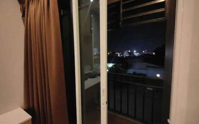 Crystal Suites Suvarnabhumi Airport