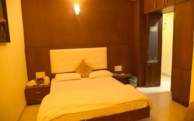 Royal Palms Luxury Rental Apartments