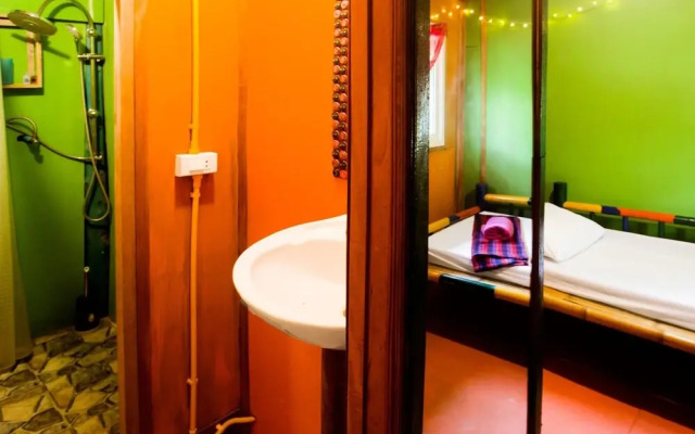 Wild Flower Hostel Koh Lanta