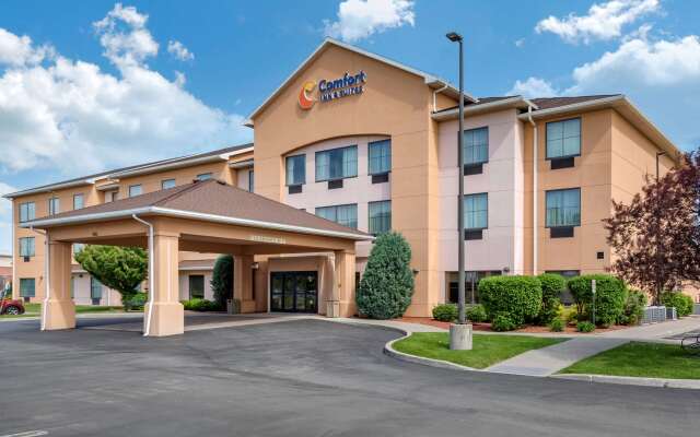 Comfort Inn & Suites Farmington - Victor