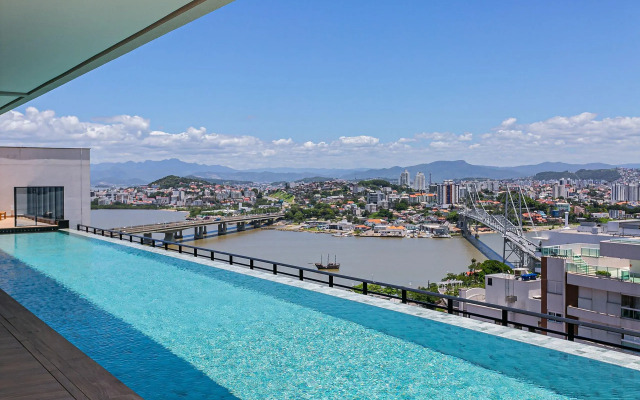 Vista mar em condomínio com foodhall Toptower#CA51