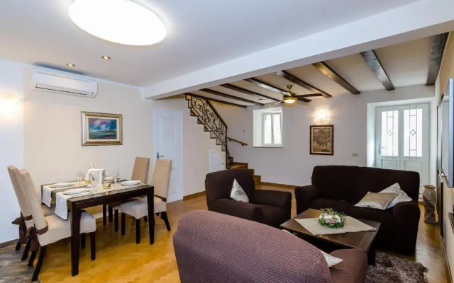 Apartment Maru Prestige