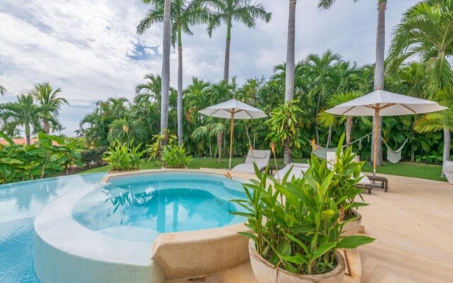 Villa Alamanda in Mexico City