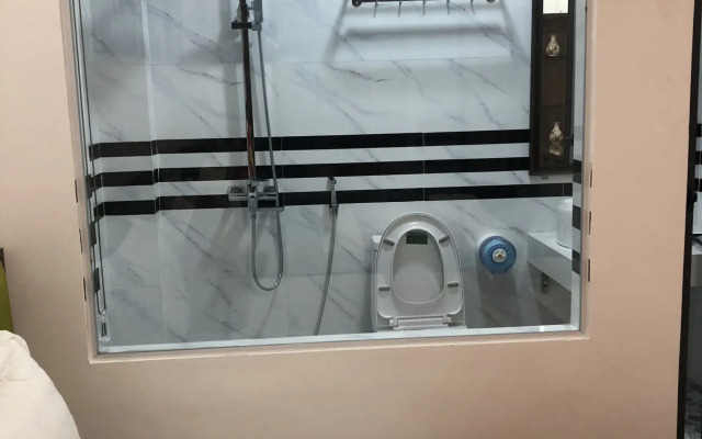 Queen Nhan Chinh Hotel