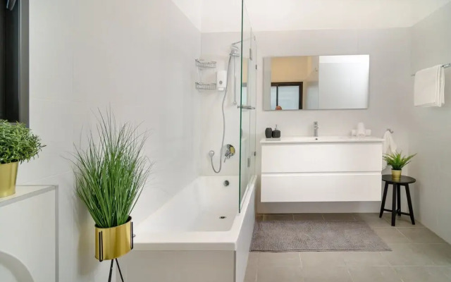 Dov Garden apartment with private pool