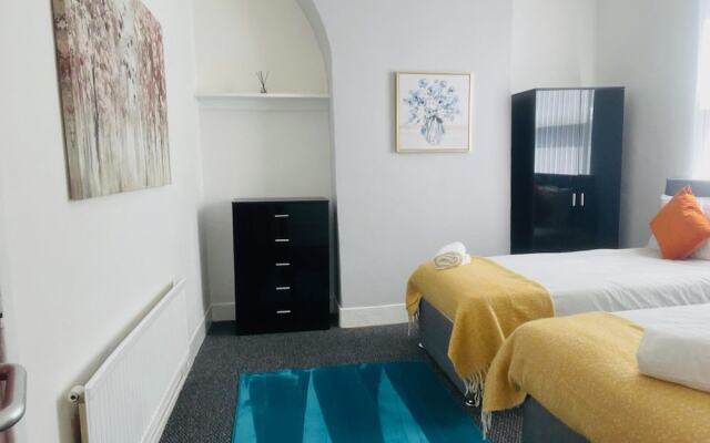 Remarkable 4-bed House in Bootle, Liverpool