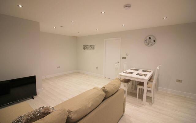 Peymans - The Station Suite Serviced Apartment