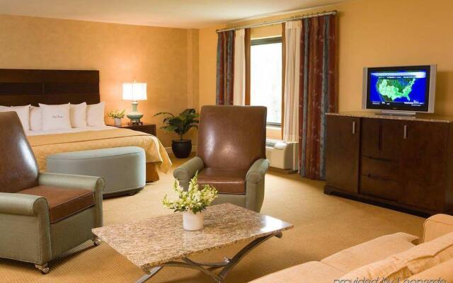 DoubleTree by Hilton Boston/Bedford Glen