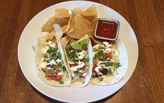 Holiday Inn Mississauga Toronto West by IHG