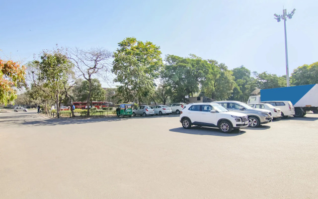 Fabhotel Prime The Eminence