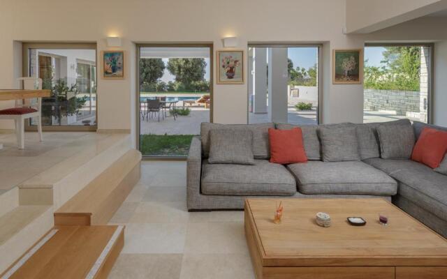 Diktamon Luxury Villa