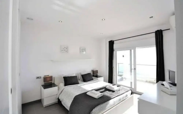 Excellent Seafront Villa in Cala Pi