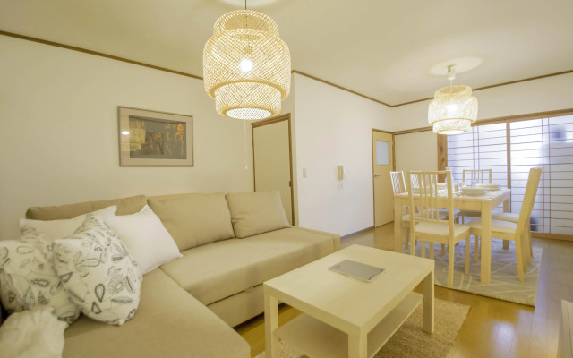 Traditional Japanese Holiday House Shin-Osaka