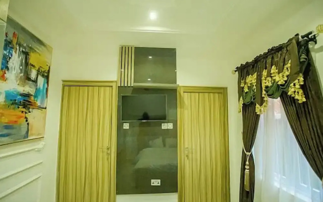 Zinq Bridge Aparments